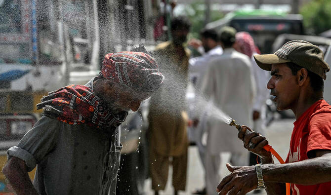 Karachi Braces for Scorching Heat: Temperatures Expected to Exceed 40°C Amid Heatwave Conditions