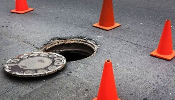 Six-Year-Old Boy Tragically Drowns in Open Manhole in Karachi’s Jamshed Quarters