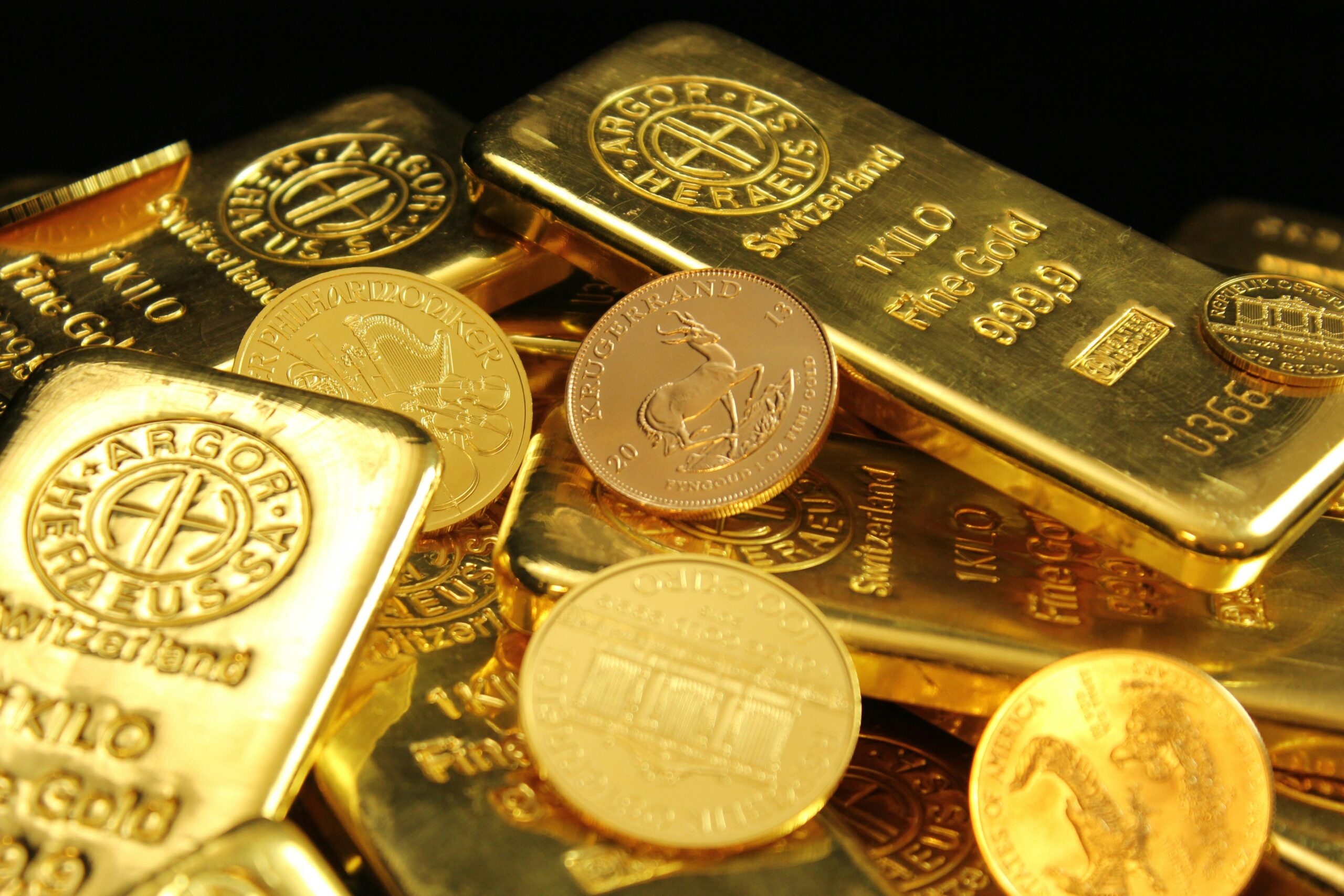 Gold Prices in Pakistan Drop on May 20, 2025: 24K Gold at Rs. 341,700 per Tola