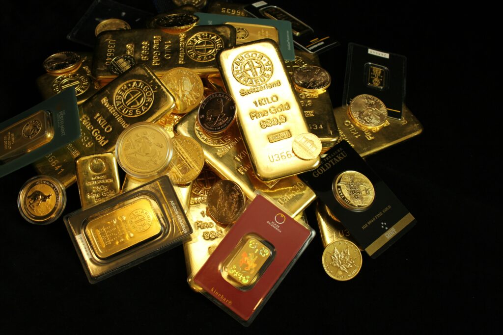 Gold Price in Pakistan Hits Rs. 350,800 Per Tola – Key Insights for 27 May 2025