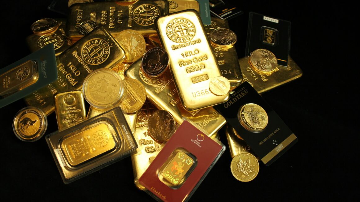 Gold Price in Pakistan Hits Rs. 350,800 Per Tola – Key Insights for 27 May 2025