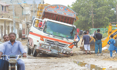 Two Die from Electrocution as Rain Batters Karachi for Second Day