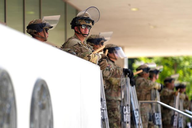 Trump Deploys 700 Marines to Los Angeles