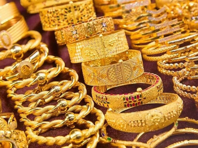 Gold Hits Record Rs363,000 per Tola in Pakistan