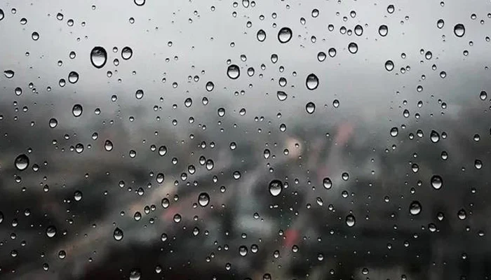 Karachi Welcomes First Seasonal Shower as Heatwave Breaks